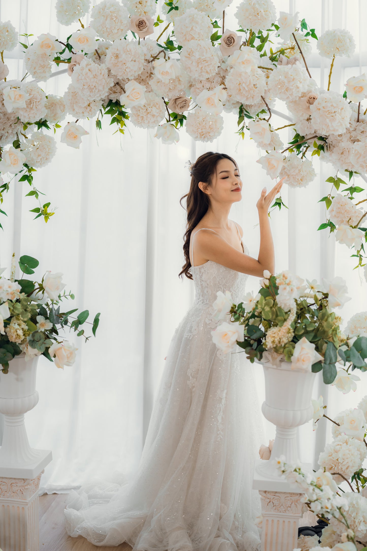THE EDEN GARDEN ARCH