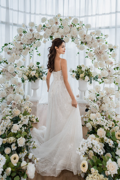 THE GWEN AISLE FLOWERS