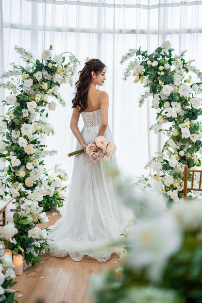 THE GWEN FLORAL PILLARS