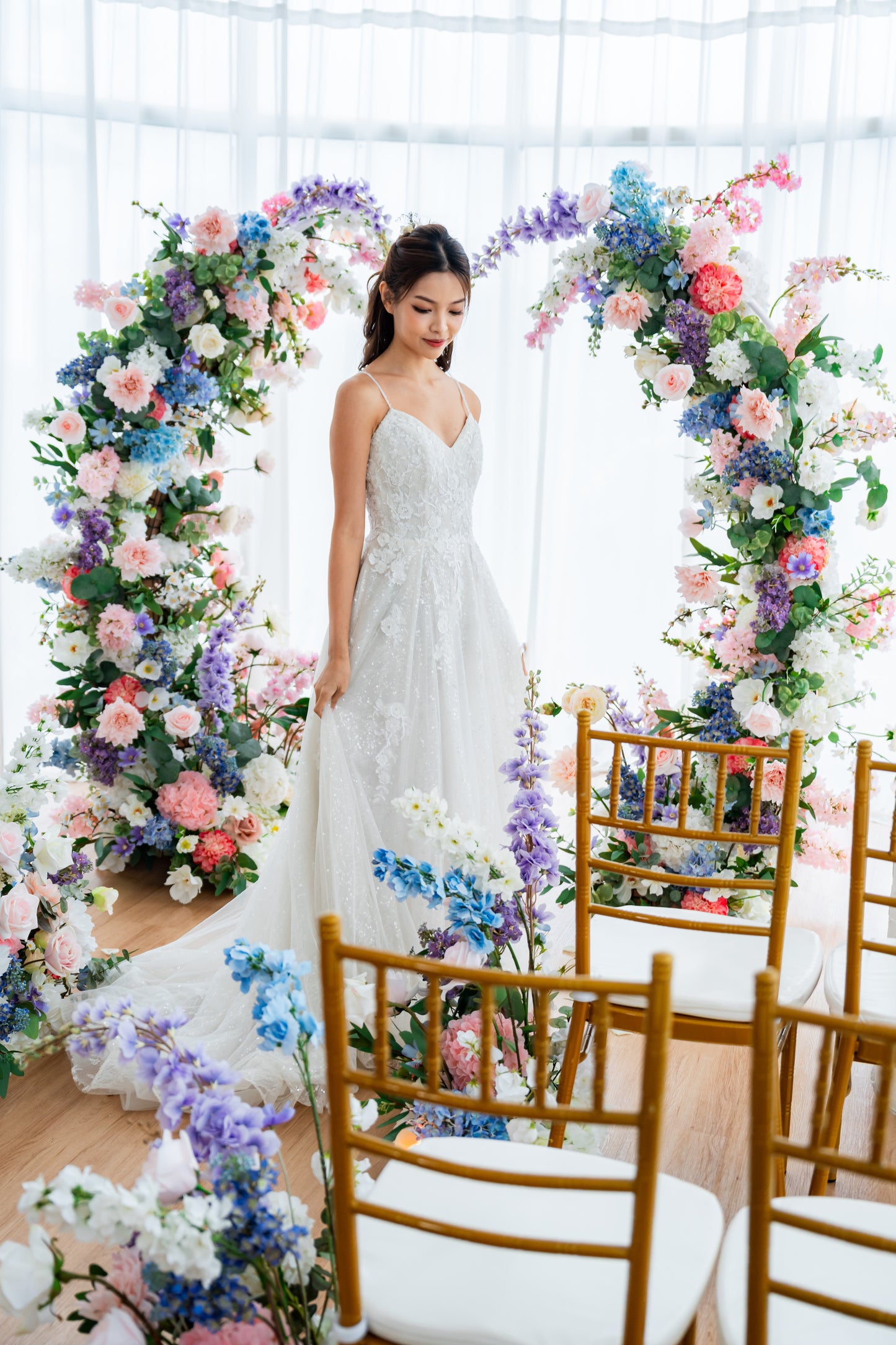 THE LEIA FLORAL PILLARS
