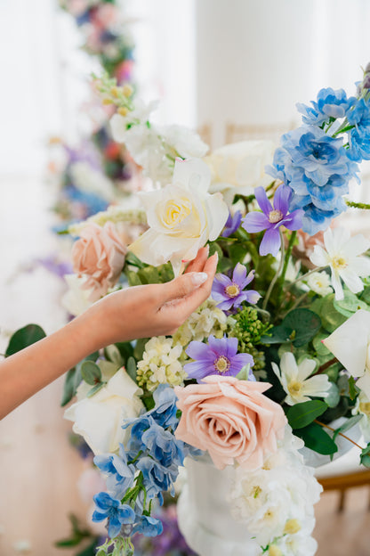 THE LEIA FLORAL PEDESTALS AND URNS SET