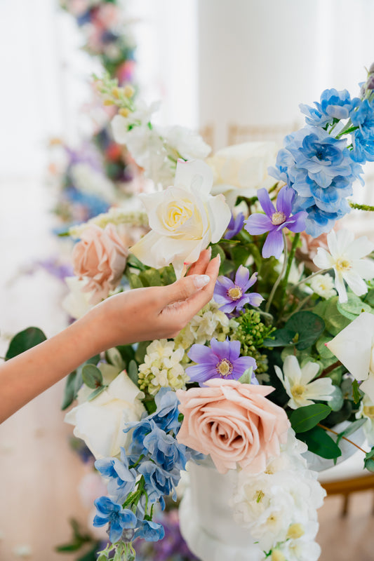 THE LEIA FLORAL PEDESTALS AND URNS SET