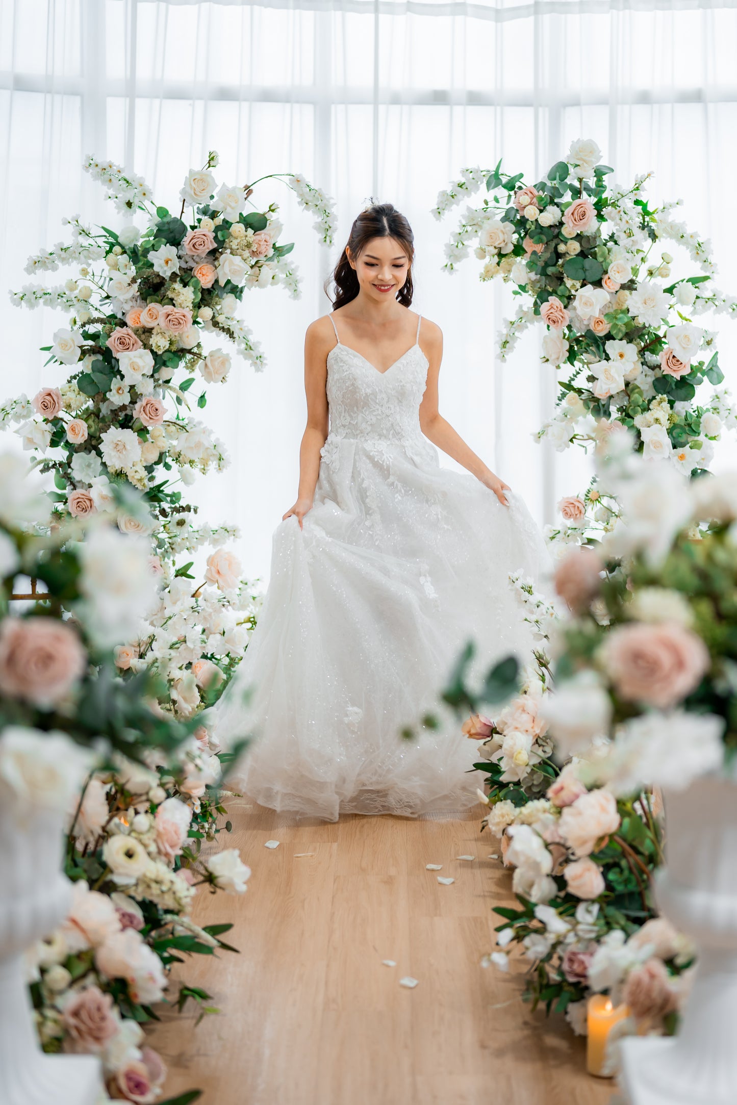THE REIA FLORAL PILLARS