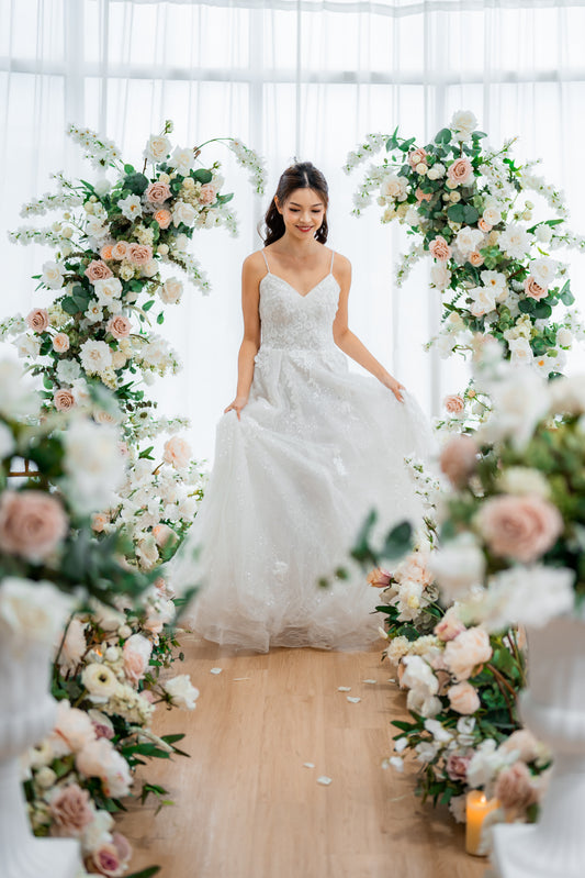 THE REIA FLORAL PILLARS