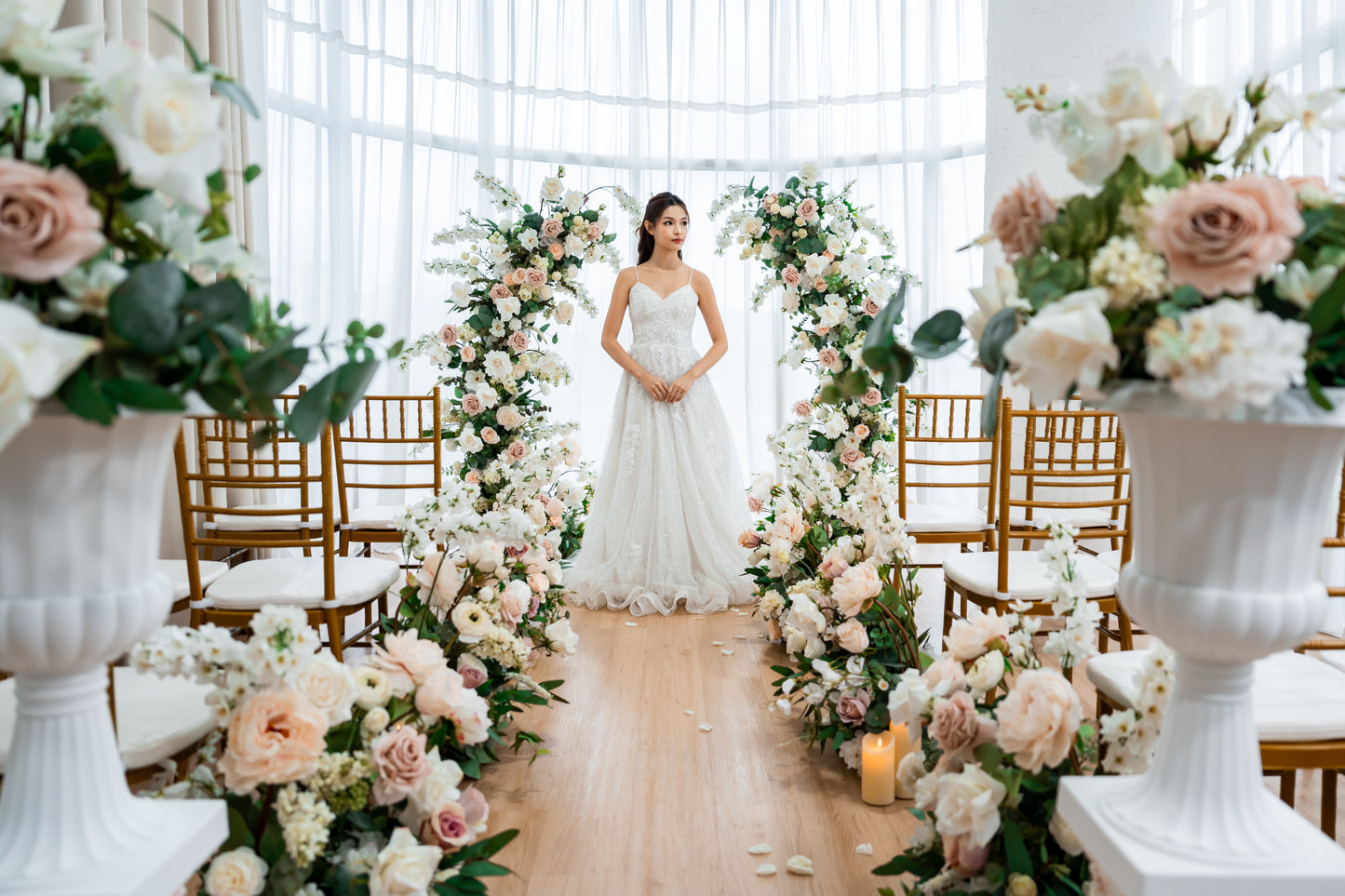 THE REIA FLORAL PEDESTALS AND URNS SET