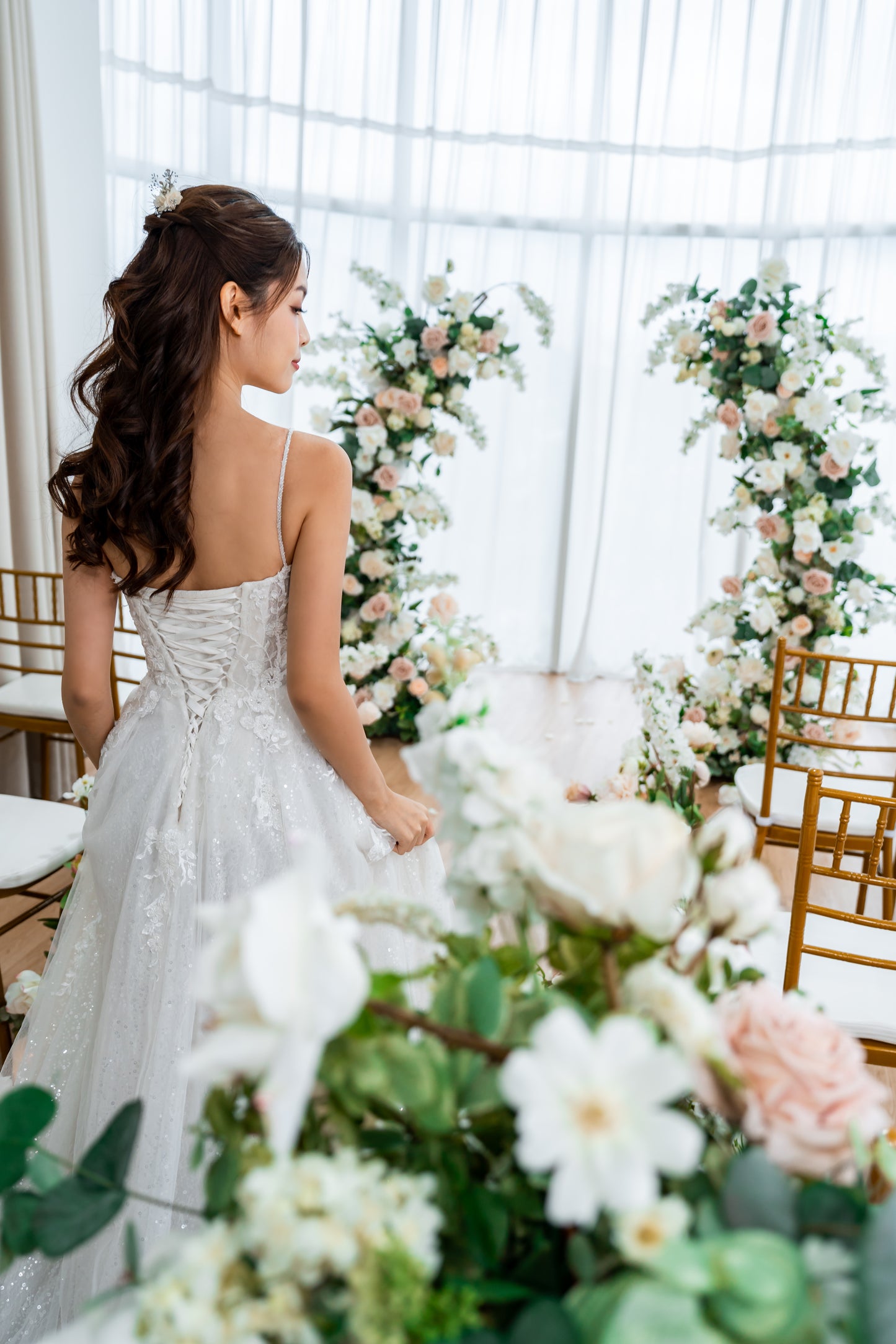 THE REIA FLORAL PILLARS