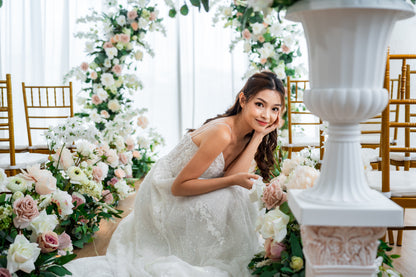 THE REIA FLORAL PEDESTALS AND URNS SET