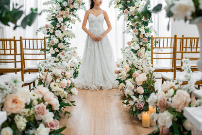 THE REIA FLORAL PILLARS